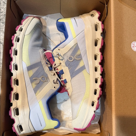 ON Women's Cloudvista Athletic Shoes - White and Pink - Picture 6 of 6